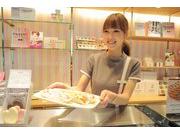 サマンサタバサスイーツ&トラベル羽田空港第2ターミナル店のアルバイト求人写真2
