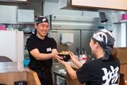 伝説のすた丼屋 談合坂SA(下り線)店(主婦(夫))のアルバイト写真2