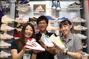 ABC-MART横浜モアーズ店の写真2