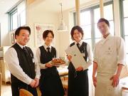 焼き立てパンと旬菜サラダのハンバーグ工房 川越新河岸店のアルバイト求人写真2