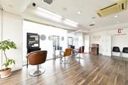 ヘアカラー専門店カラープラス 福井開発店のアルバイト小写真2