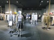 コムサスタイル 広島アクア店のアルバイト小写真2