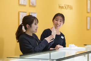 フェスタリア ビジュソフィア 三井アウトレットパーク多摩南大沢店 契約社員 のアルバイト バイト詳細 シゴト In バイト