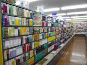 幅広い年齢のお客様に来店して頂ける店内です!