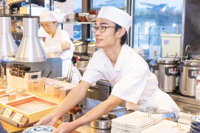 丸亀製麺 梅田店 未経験者歓迎 のバイト求人情報 X シフトワークス