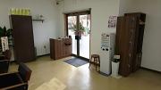 日差しのある店内はきれい髪と笑顔があふれています