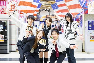 カウンターで働くことも!