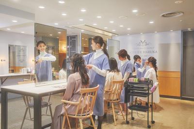 福岡県 Atelier Haruka 天神ソラリアステージ店 ヘアメイク メイクアップスタッフ ヘアメイクスタッフ 未経験歓迎 研修に自信あり 美容師免許必須の契約社員の求人情報