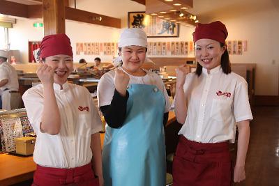 笑顔で働く従業員さんも函太郎のウリです!