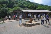 山上の休憩所です